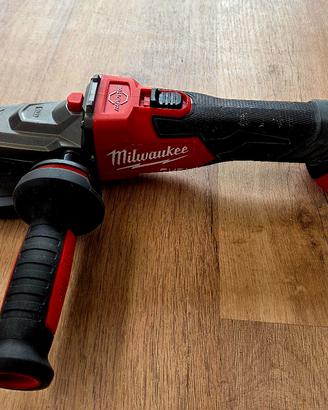 Smerigliatrice Milwaukee FSAG125XB