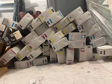 Lotto di cartucce nuove e usate HP 792