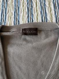 Maglia Nick Logan scollo a V – 100% cotone