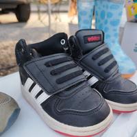 scarpe Adidas numero 21