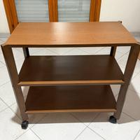 Carrello in legno con ruote