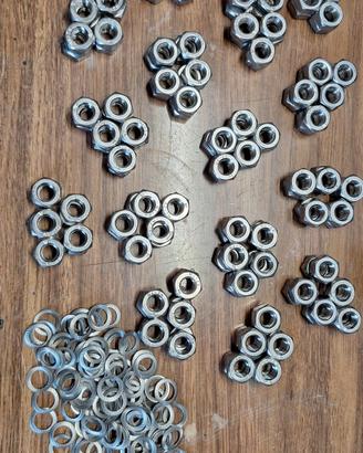 N. 150 NUOVI Dadi esagonali M10 INOX A2-70