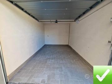 Garage Nuovo 23 Mq Viale Calabria