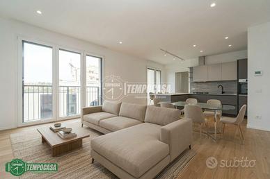 TRILOCALE CON TERRAZZO E BALCONE, DOPPI SERVIZI IN