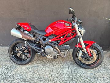 Ducati Monster 796