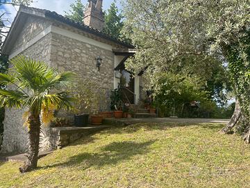 Casaletto indipendente nel verde