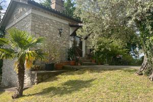 Casaletto indipendente nel verde