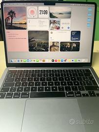 MacBook Air da 13,6" | Colorazione Grigio Siderale