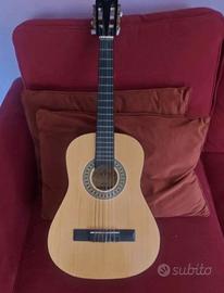 chitarra classica in formato 3/4 