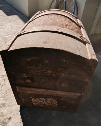 baule antico da restaurare