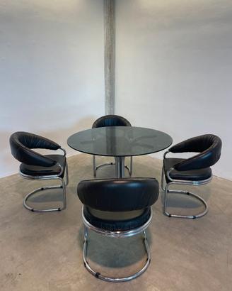 tavolo e sedie di giotto stoppino kartell