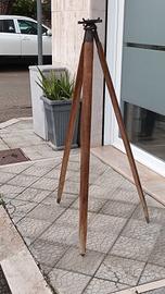 Treppiede da geometra in legno vintage