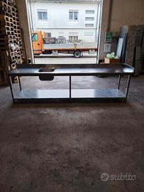 Tavolo con lavello in acciaio inox