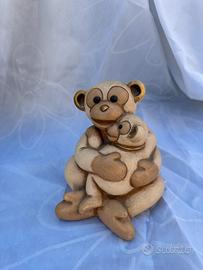 Coppia scimmie mamma e figlio thun