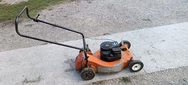 tagliaerba a motore 