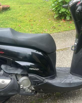 Honda  SH 300 Sporty