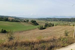 Rustico / Casale di 427 m² con più di 5 locali a F