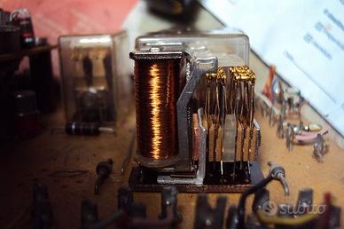 Relè 24Vcc 4 scambi  oro