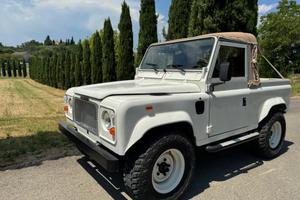 LAND ROVER Defender 90td Pick-Up RESTAURO PERSON