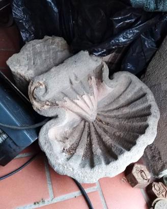 Acquasantiera settecentesca