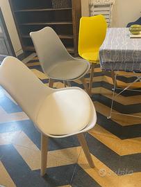 Quattro sedie stile scandinavo