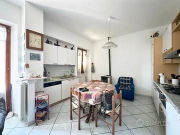 Appartamento con 3 camere Rif. A/946