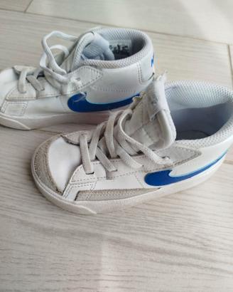 Scarpe bimbo Nike n.26