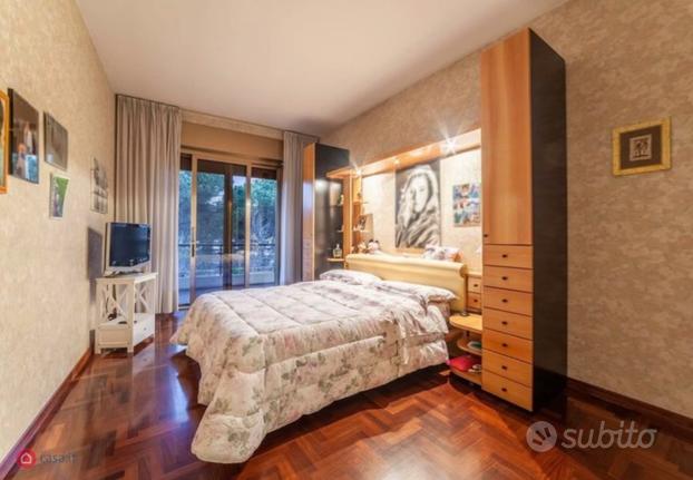 Stanza singola zona Roma Eur con bagno privato