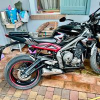 Triumph street triple 765