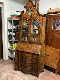 Credenza antica