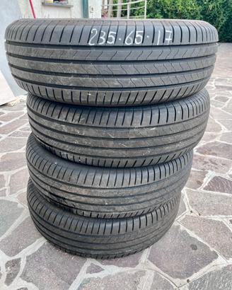 4 Bridgestone 235/65 R17 – pari al nuovo.