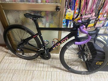 Bicicletta da corsa con freni a disco