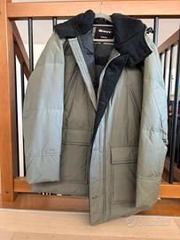 Piumino lungo uomo verde militare con cappuccio