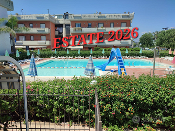 Casa vacanza con piscina in centro 50mt dal mare