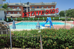 Casa vacanza con piscina in centro 50mt dal mare