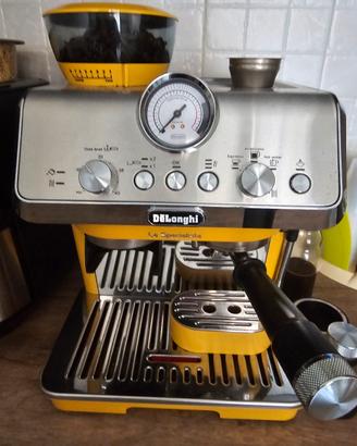 Macchina caffè in grani De Longhi