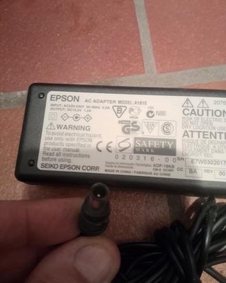 Alimentatori 14 e 15 volt cc