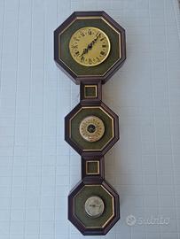 Stazione meteo vintage con orologio, barometro ecc