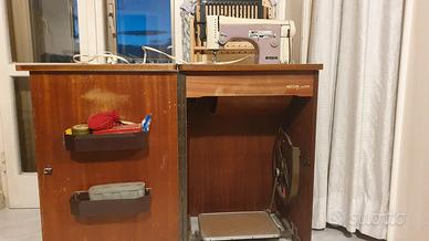 Necchi 259 macchina per cucire con mobile 