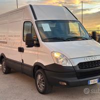 Iveco daily 2013 35s15 coibentato sponda caricator