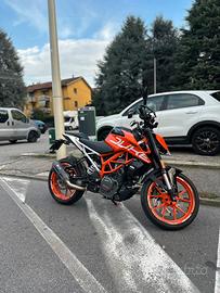 KTM DUKE 390