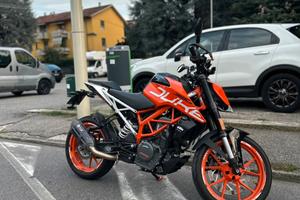 KTM DUKE 390