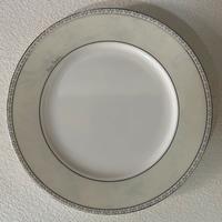 Servizio di piatti elegante Pierre Cardin