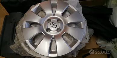 Cerchi completi originali Toyota Yaris II serie 
