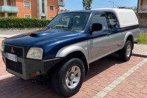 Autocarro L200 2 porte 4 posti, gancio traino