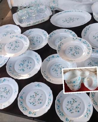 Servizio completo piatti "arcopal" fiori blu, 34