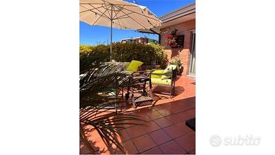 Attico / Mansarda di 185 m² con più di 5 locali e 