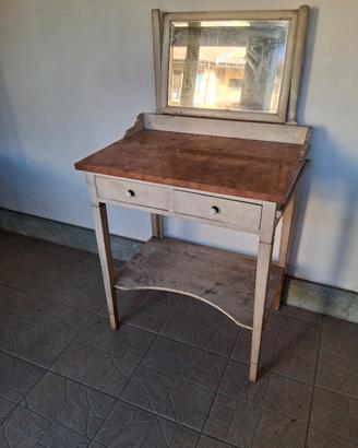 Mobile da bagno antico con specchio orientabile