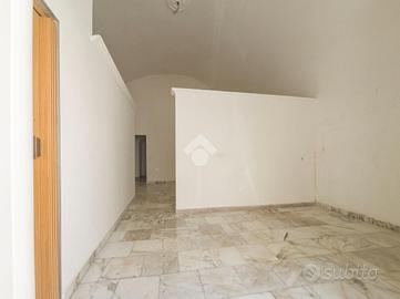 2 LOCALI A MANFREDONIA