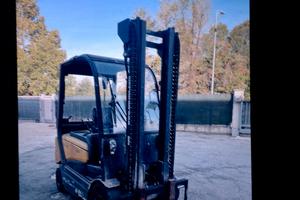 Carrello elevatore om 25 quintali